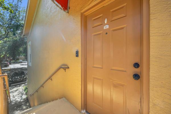 Emerald Isle At Laguna Lakes, 4241 San Marino Blvd #207, West Palm Beach, Florida 33409, image 1