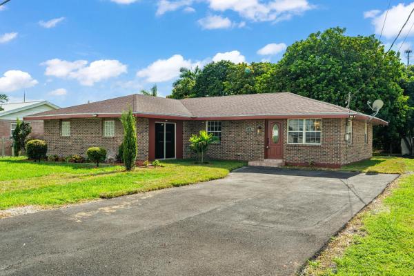 200 NW 10th St, Belle Glade, Florida 33430, image 1