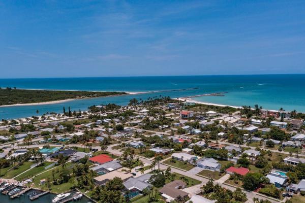 Fort Pierce Beach, 306 Fernandina St, Fort Pierce, Florida 34949, image 1