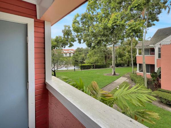 Bahia At Delray, 1165 Crystal Way #H, Delray Beach, Florida 33444, image 2