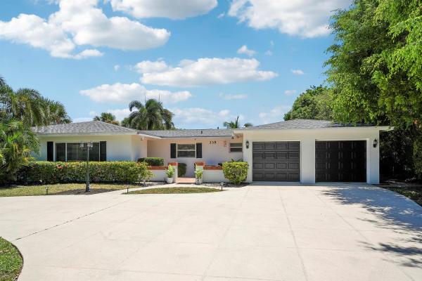 Tequesta Country Club, 335 Country Club Dr, Tequesta, Florida 33469, image 1