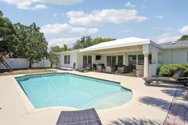Tequesta Country Club, 335 Country Club Dr, Tequesta, Florida 33469, image 2