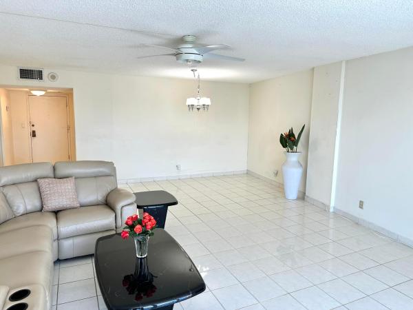 The Hallmark Of Hollywood, 3800 S Ocean Dr #1516, Hollywood, Florida 33019, image 3