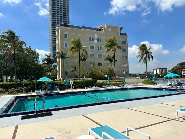 The Hallmark Of Hollywood, 3800 S Ocean Dr #1516, Hollywood, Florida 33019, image 2