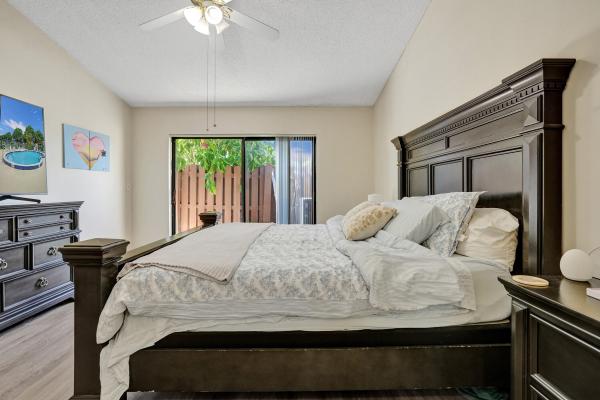 Springdale, 264 Springdale Cir, Palm Springs, Florida 33461, image 2