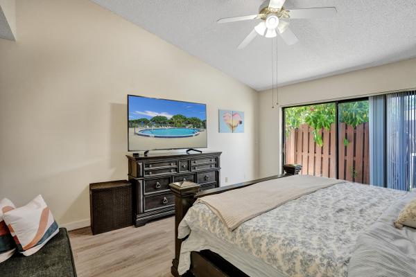 Springdale, 264 Springdale Cir, Palm Springs, Florida 33461, image 1