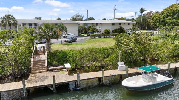 Earman Villas, 510 Prosperity Farms Rd #4b, North Palm Beach, Florida 33408, image 1