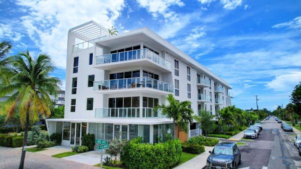 117 Lake Ave #304, Lake Worth Beach, Florida 33460, image 1