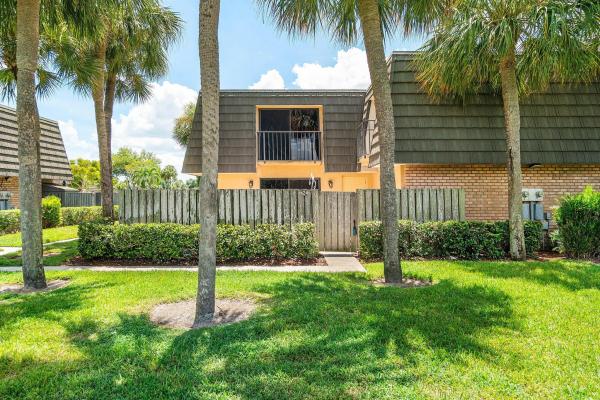 Village Of Sandalwood Lakes, 624 6th Way, West Palm Beach, Florida 33407, image 1