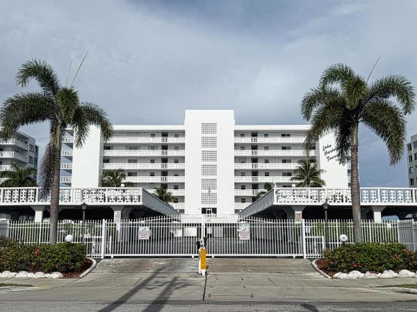 Lake Harbour Towers, 401 Lake Shore Dr #801, Lake Park, Florida 33403, image 1