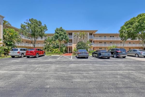 Lake Clarke Gardens, 2687 N Garden Dr #205, Lake Worth Beach, Florida 33461, image 1