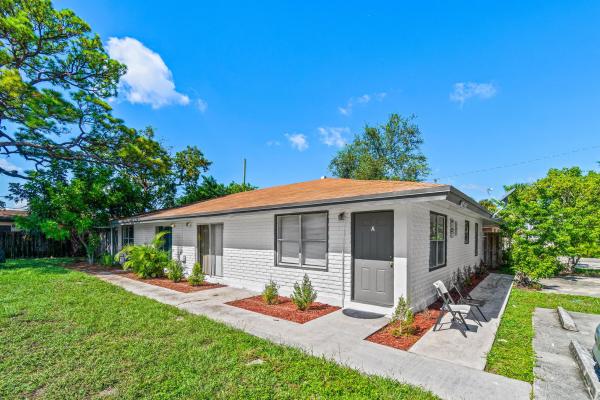 Timber Pine, 1669 W 27th St #A & B, Riviera Beach, Florida 33404, image 1