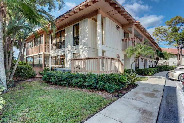 Golf Villas, 318 Brackenwood Cir, Palm Beach Gardens, Florida 33418, image 1