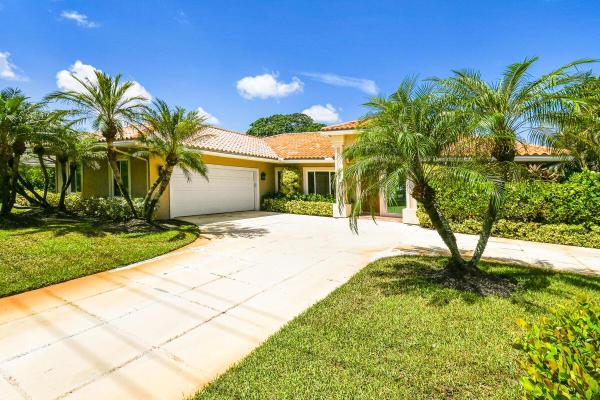 Tequesta Country Club, 151 Country Club Dr, Tequesta, Florida 33469, image 1