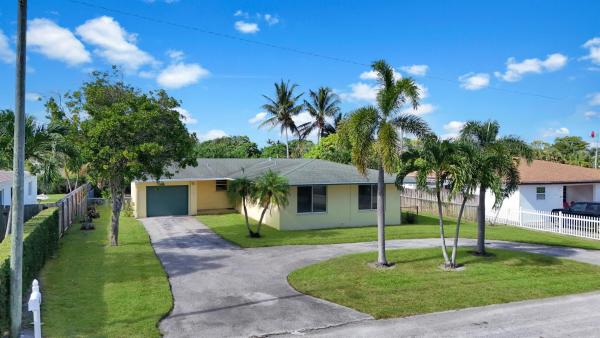 Lake Osbourne Heights, 2022 Collier Ave, Lake Worth Beach, Florida 33461, image 1