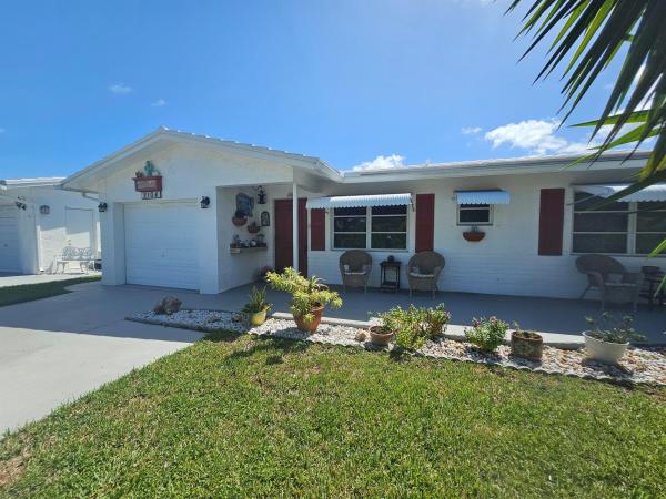 Palm Beach Leisureville, 2104 SW 24th St, Boynton Beach, Florida 33426, image 1