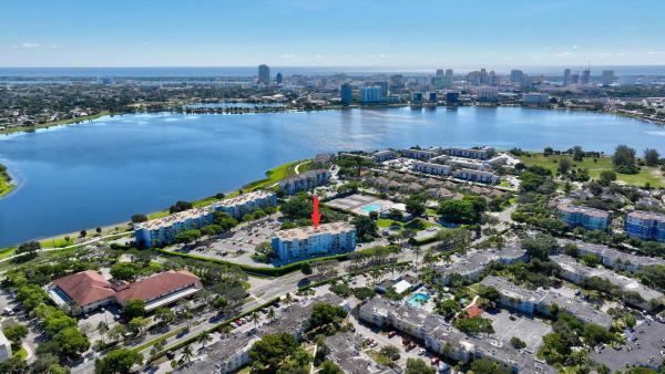 Breakwaters Of The Palm Beaches, 500 Executive Center Dr #3-J, West Palm Beach, Florida 33401, image 1