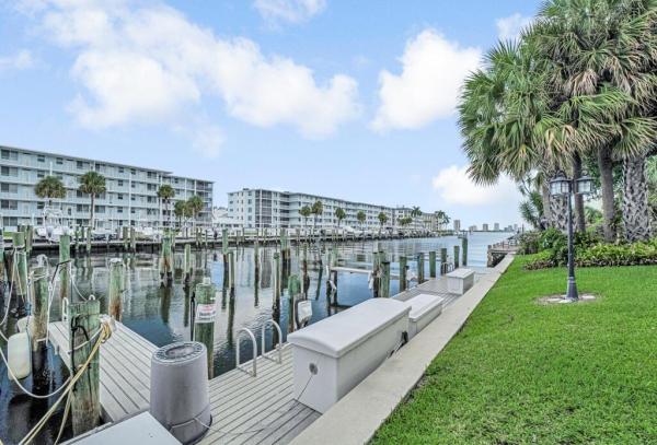 135 Shore Ct, 135 Shore Ct #203, North Palm Beach, Florida 33408, image 1