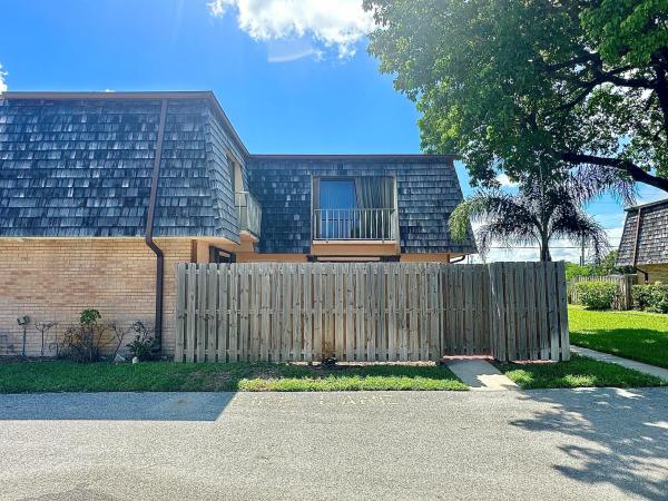 Lakewood Of Palm Springs, 63 Lake Arbor Dr Dr, Palm Springs, Florida 33461, image 1