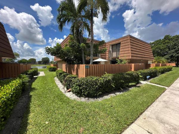 Village Of Sandalwood Lakes North, 246 Charter Way, West Palm Beach, Florida 33407, image 1