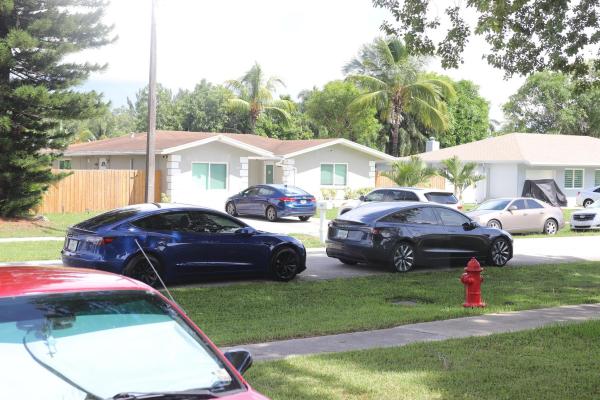 Palm Beach Colony, 855 Azalea Dr, Royal Palm Beach, Florida 33411, image 1