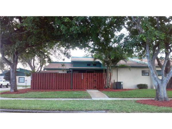 Tree Lake, 1020 Manor Dr #1-C, Palm Springs, Florida 33461, image 1
