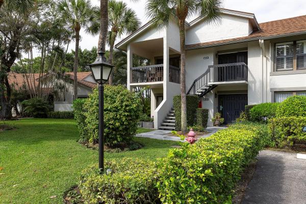 Golf Cottages, 11355 Pond View Dr #D201, Wellington, Florida 33414, image 1