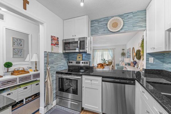 Lake Clarke Gardens, 2855 S Garden Dr #211, Lake Worth Beach, Florida 33461, image 1