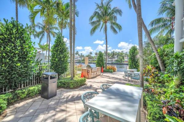 1015 Spanish River Rd, Boca Raton, Florida 33432, image 1