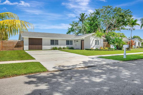 14851 SW 71st St, Unincorporated Dade County, Florida 33193, image 1