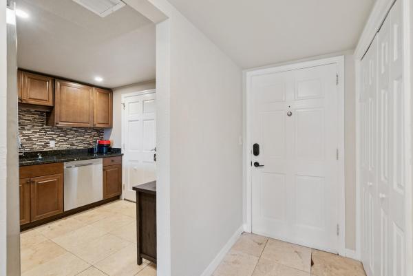 Regency Surf & Racquet Club, 4500 N Flagler Dr #B20, West Palm Beach, Florida 33407, image 2