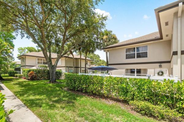 Stamford At Royal Palm Beach, 33 Clinton Ct #C, Royal Palm Beach, Florida 33411, image 1