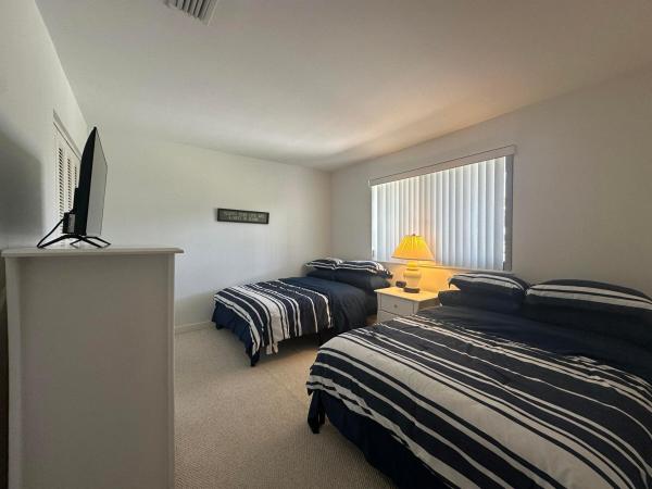 Club Cottages, 305 Club Dr, Palm Beach Gardens, Florida 33418, image 2