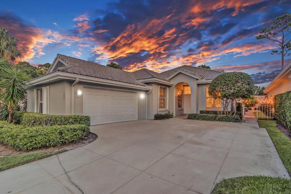 The Hamptons At Maplewood, 180 S Hampton Dr, Jupiter, Florida 33458, image 1