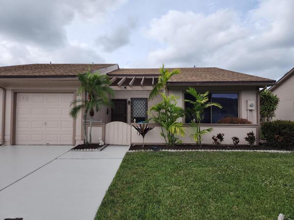 Boynton Lakes 3, 21 Winchmore Ln, Boynton Beach, Florida 33426, image 1