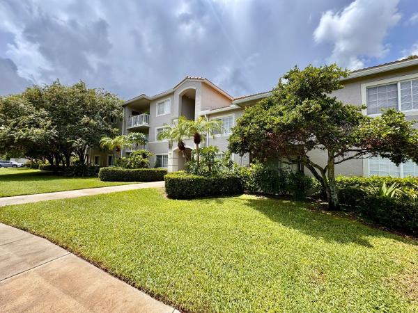 Evergreen Lakes, 5055 Wiles Rd #106, Coconut Creek, Florida 33073, image 1