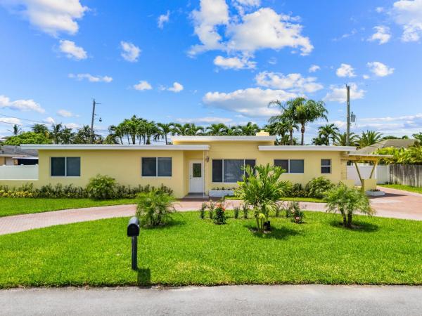 Lake Clarke Estates, 7531 Edgewater Cir, Lake Clarke Shores, Florida 33406, image 1