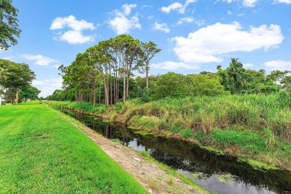 Country Manors, 434 Bluebird Ln, Delray Beach, Florida 33445, image 2