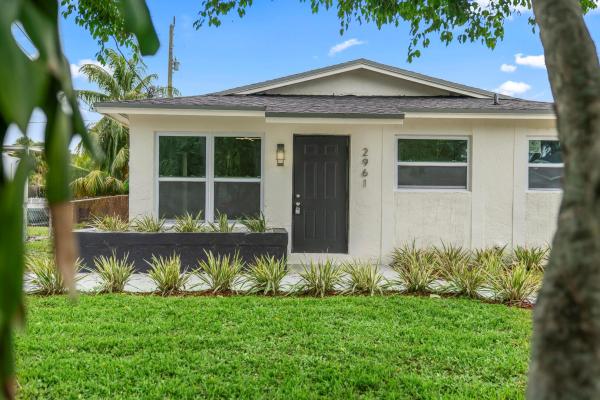 Bates Industrial Center, 2961 NW 26th St, Oakland Park, Florida 33311, image 1