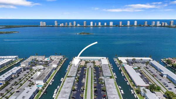 Windsor Park North, 109 Wettaw Ln #103, North Palm Beach, Florida 33408, image 1