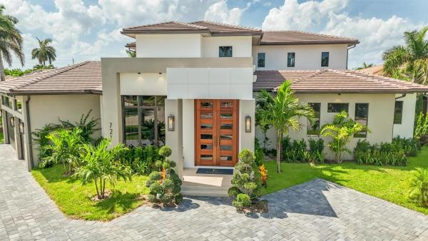 Lake Rogers Isle, 721 NE 34th St, Boca Raton, Florida 33431, image 1