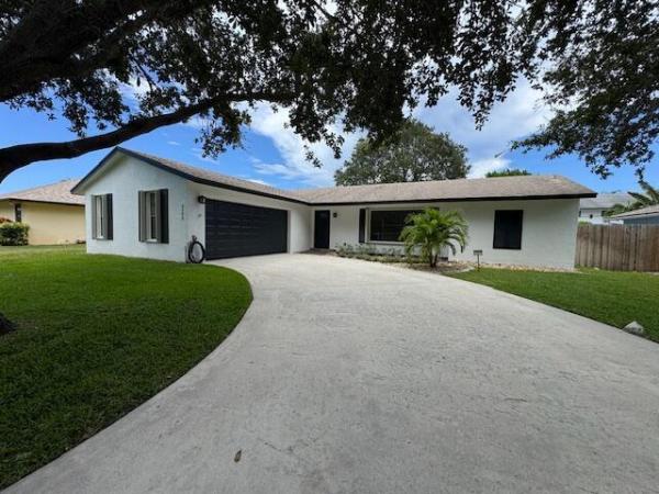 Riverside Pines, 4392 Colette Dr, Tequesta, Florida 33469, image 1