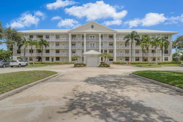 Whitehall At Camino Real, 6073 Balboa Cir #105, Boca Raton, Florida 33433, image 1