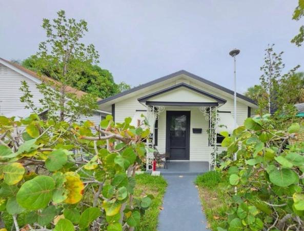 Lake Worth Town, 122 S K St, Lake Worth Beach, Florida 33460, image 1