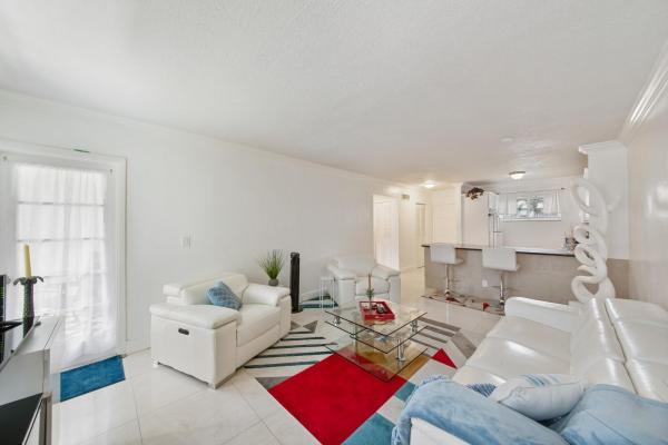 Lake Clarke Gardens, 2581 N Garden Dr #206, Lake Worth Beach, Florida 33461, image 1