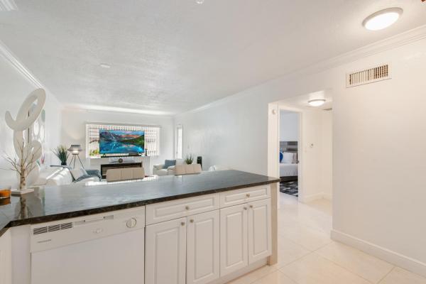 Lake Clarke Gardens, 2581 N Garden Dr N #206, Lake Worth, Florida 33461, image 1