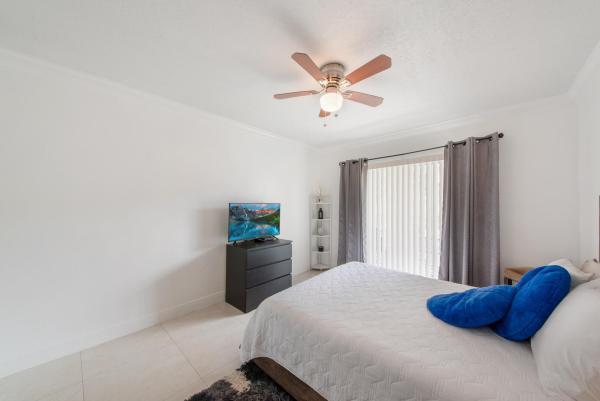 Lake Clarke Gardens, 2581 N Garden Dr N #206, Lake Worth, Florida 33461, image 3