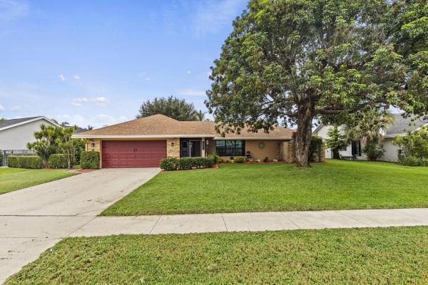 Lakes Of Lantana, 8272 Blue Cypress Dr, Lake Worth Beach, Florida 33467, image 1