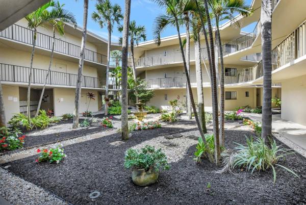 Dogwood At Las Verdes, 5340 Las Verdes Cir #208, Delray Beach, Florida 33484, image 1