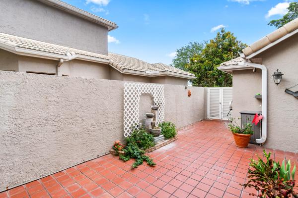 Monterey Lake, 5465 Monterey Cir, Delray Beach, Florida 33484, image 3